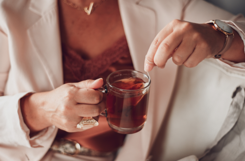 Découvre comment le coaching de vie peut transformer ta vie en t’aidant à te recentrer, dépasser tes blocages et retrouver confiance.